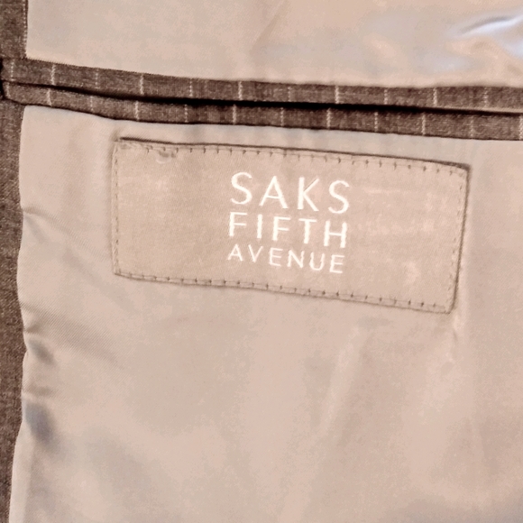 Saks Fifth Ave 2 Piece Anti-Wrinkle Grey Striped Suit 40L - Picture 8 of 10